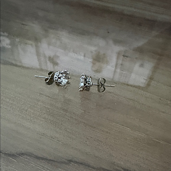 Elegant Silver Stud Earrings - Picture 2 of 4